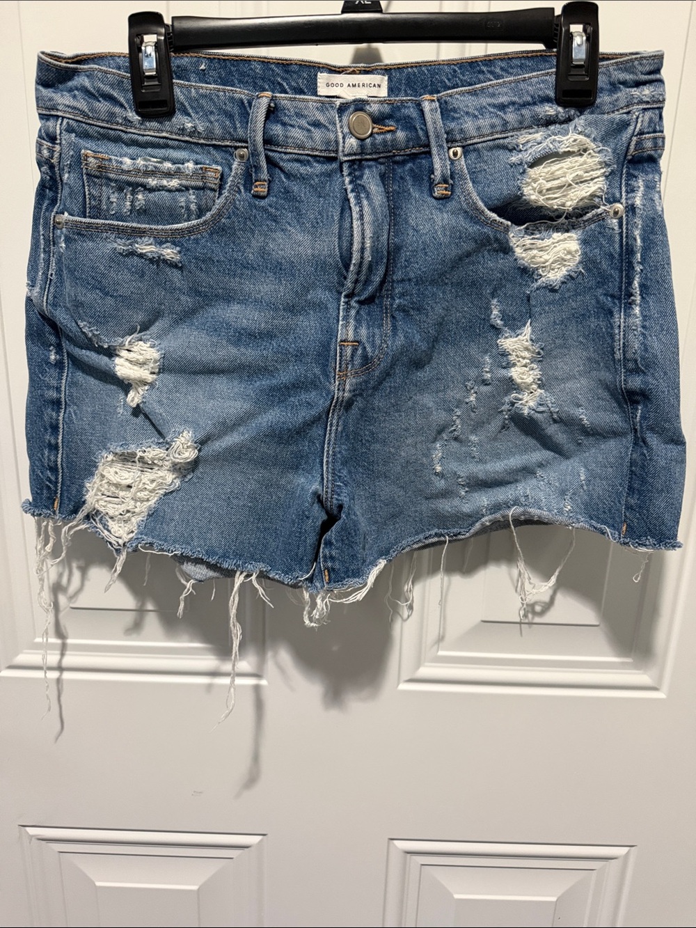 Good American Distressed Denim Shorts - Size 6 / 28